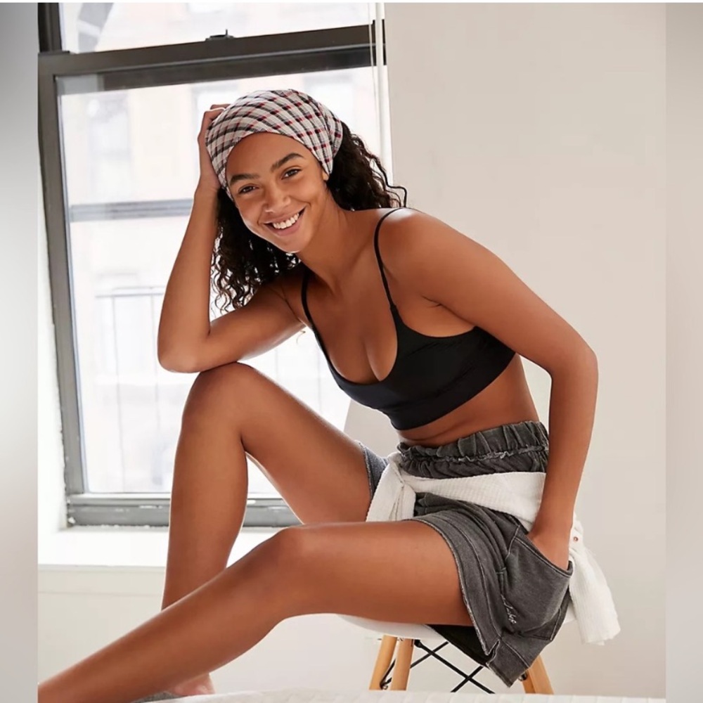 We are HAH/Free People Cami BrHAH/Hot Yoga Cami Under-bust Black Size S